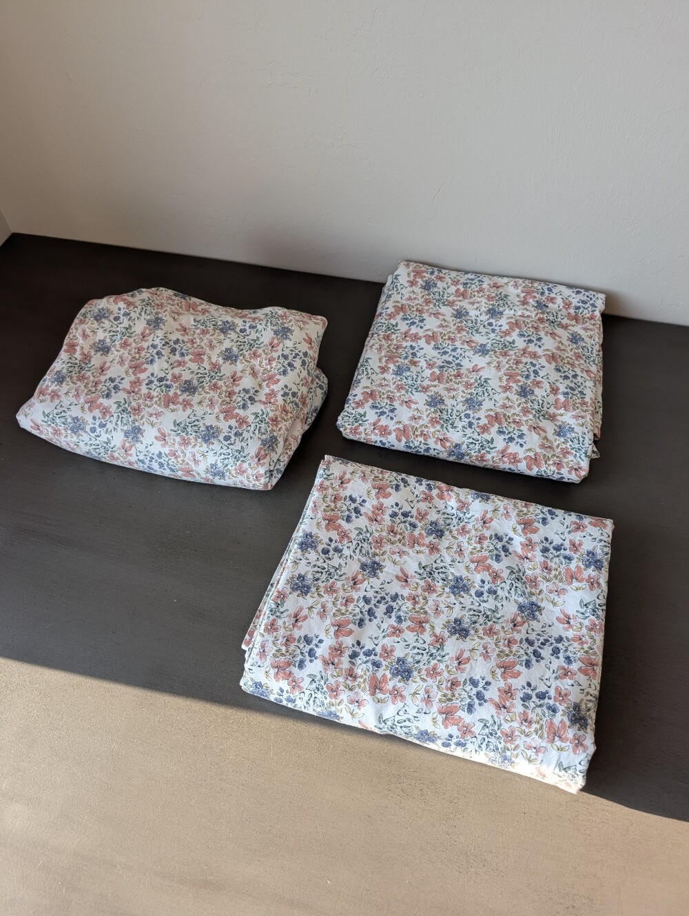 Threshold Ditsy Floral Full Cotton 2 Flat Sheets & 1 Fitted Blue White Pink